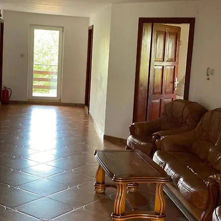 Guest house Pensiunea Din Livada